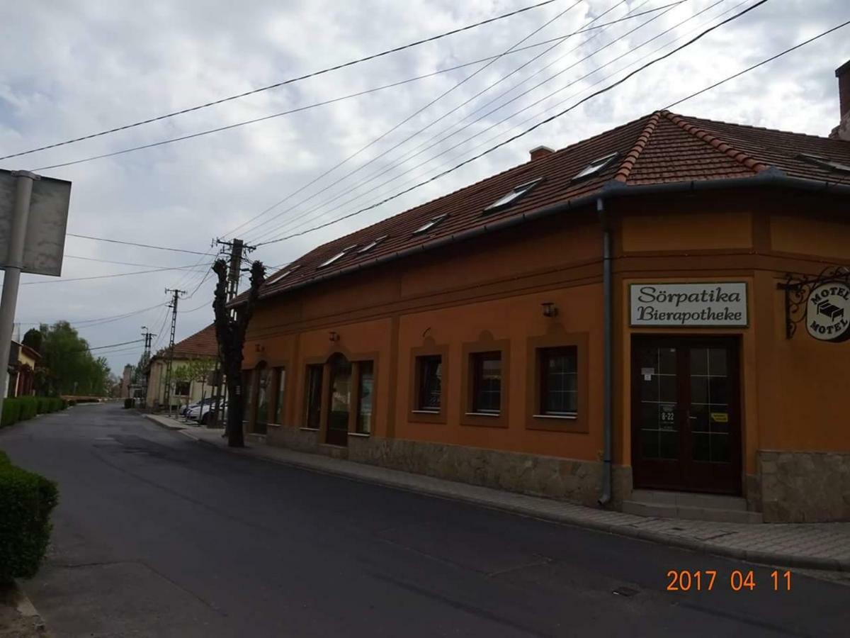 Soerpatika Vendeghaz Hotel Badacsonytomaj Exterior foto