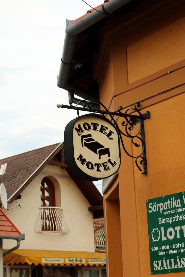 Soerpatika Vendeghaz Hotel Badacsonytomaj Exterior foto